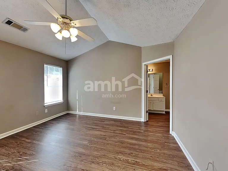 1300 Wilkes Crest Dr — Photo 8