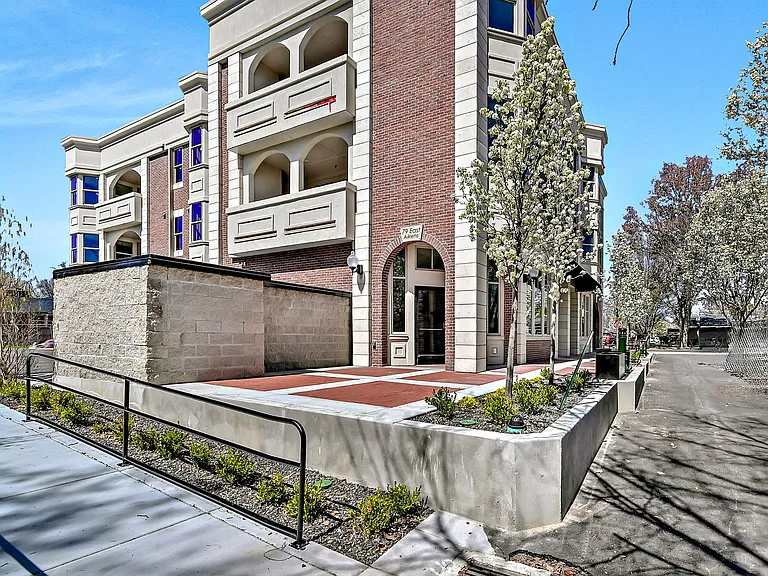 167 E Aikens Rd — Photo 10