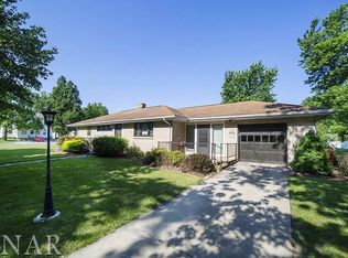 302 N Pine St, Lexington, IL 61753