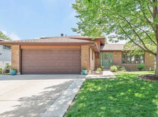 6931 Ticonderoga Rd, Downers Grove, IL 60516