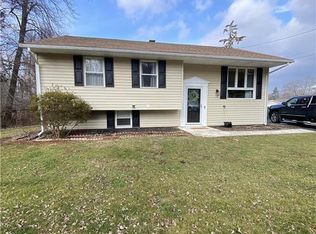 192 Plumb Rd, Middletown, CT 06457