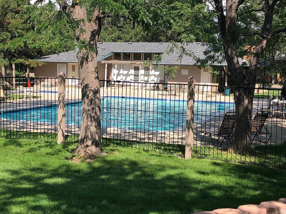 Community pool