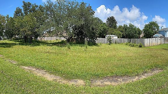 2nd image of 834 Linda Dr