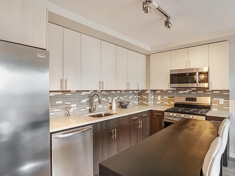 178-02 Hillside Ave #320 — Photo 8