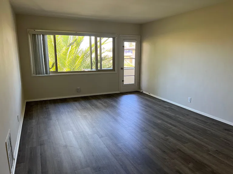 3137 Overland Ave #3 — Photo 5