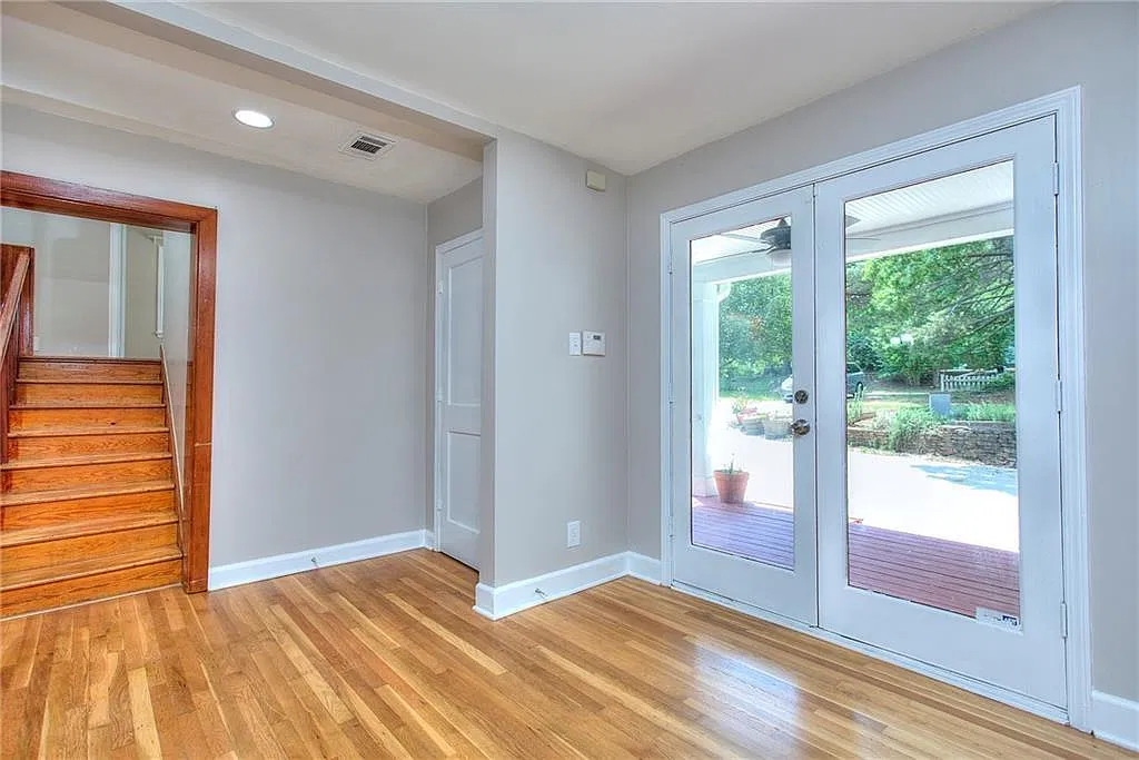 5 bed, 2.0 bath, 1765 sqft, $2,495 — Photo 4