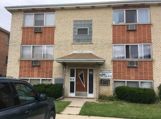9230 Susy Ln #1E, Schiller Park, IL 60176