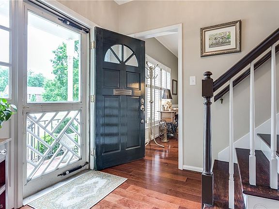 3rd image of 39D Fountain Manor Dr