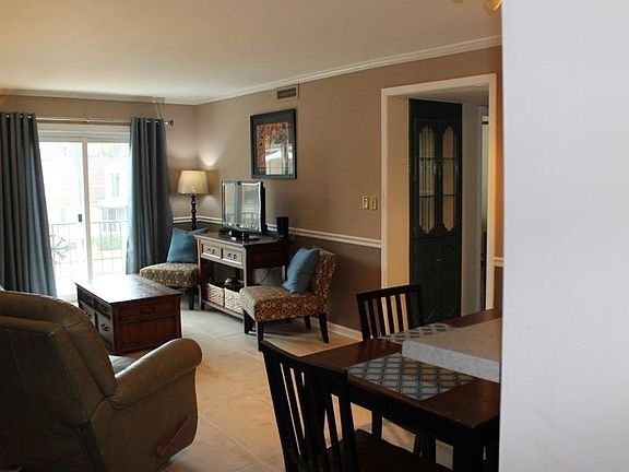 Living room / dining room