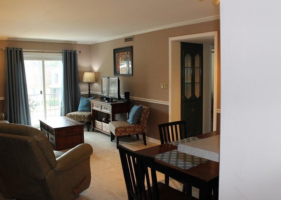 Living room / dining room