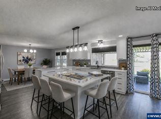 575 N Cascade Dr, Woodburn, OR 97071