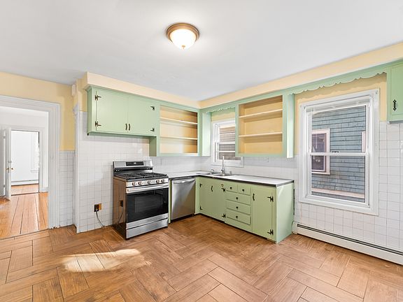 4th image of 36 Wood St #2.5
