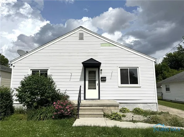1047 Mambrino Rd, Oregon, OH 43616