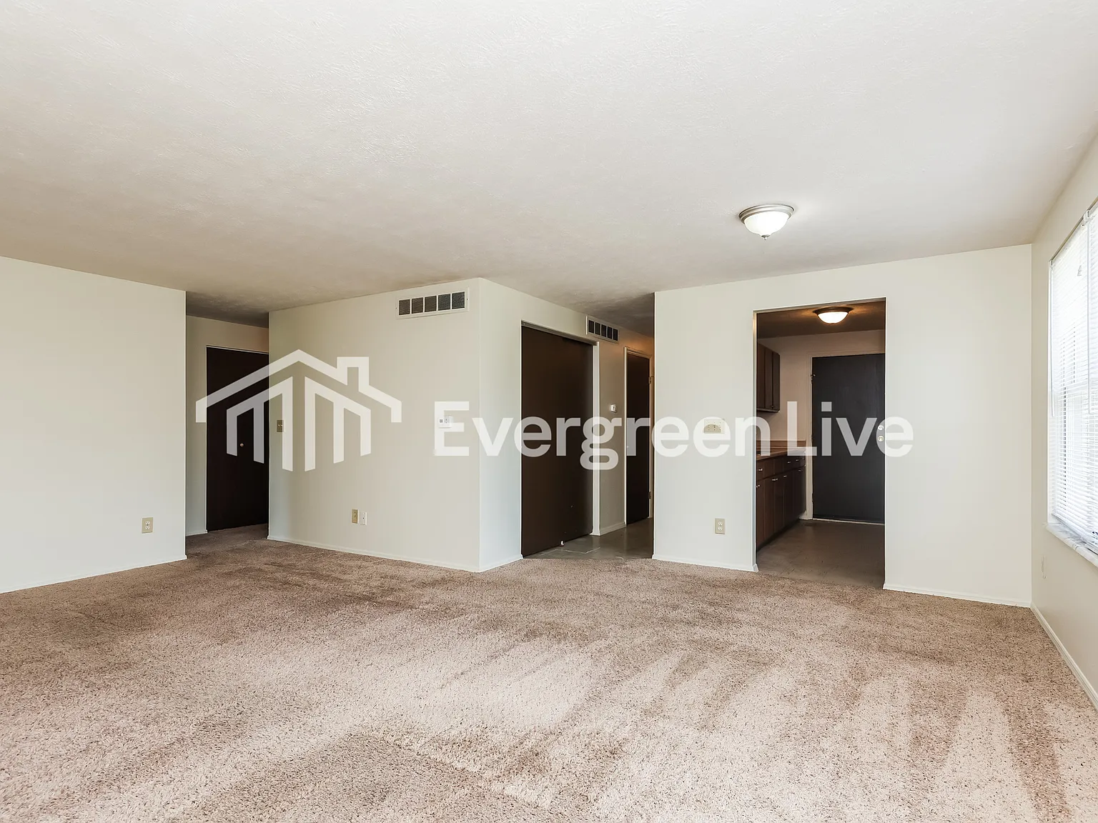 3 bed, 1.0 bath, 1170 sqft, $1,195 — Photo 3