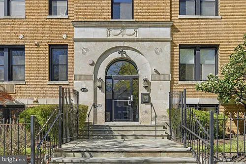 14 S St NE #201 Photo 1