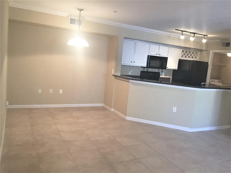 705 Boardwalk Dr #413 — Photo 3