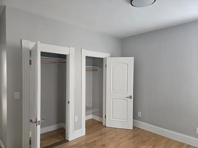 Master Bedroom- Closets