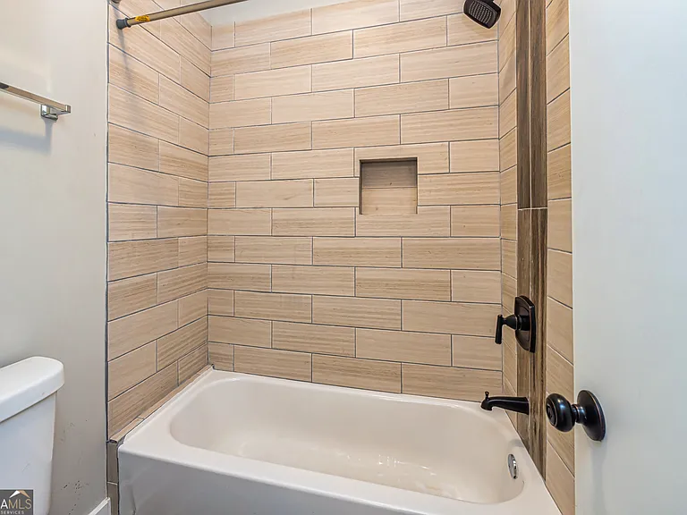1678 Dorsey Ave — Photo 15