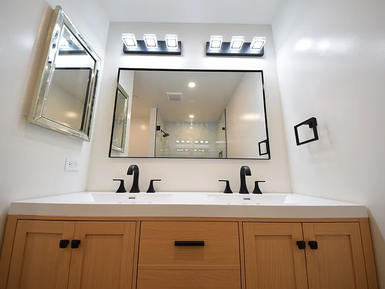 12222 Wilshire Blvd #208 — Photo 9