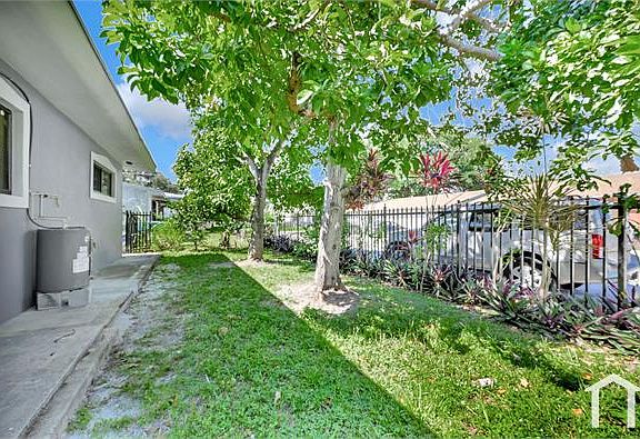 5th image of 6432 NE 1st Ct