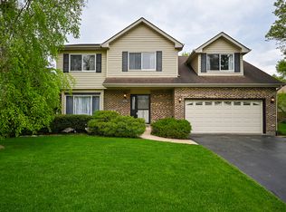365 Polo Club Dr, Glendale Heights, IL 60139