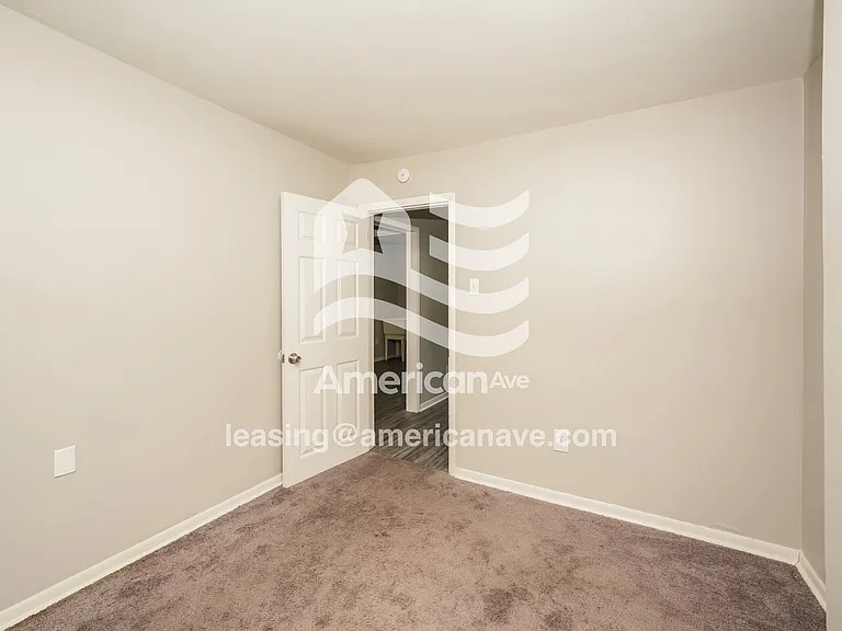 722968_012_bedroom_13.jpg