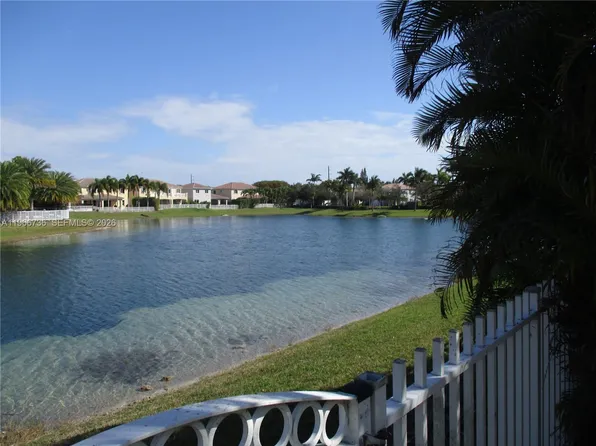 8803 SW 206th Ln, Cutler Bay, FL 33189