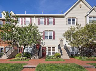 133 Cottonwood St, Jersey City, NJ 07305