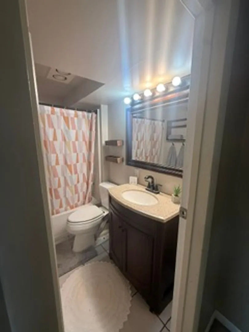 1209 17th Street Duplex — Photo 4