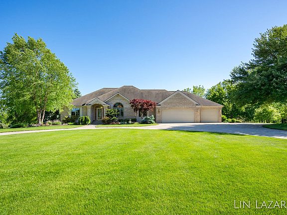 3rd image of 358 White Stag Ct SW