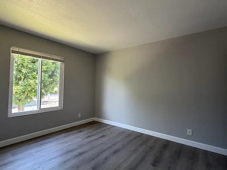 156 Chynoweth Ave — Photo 12