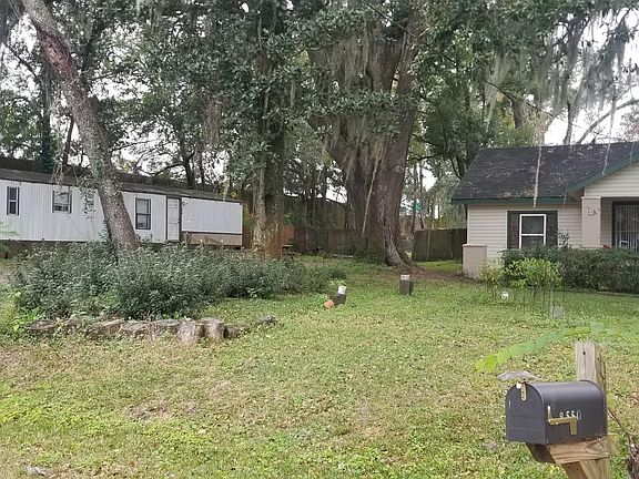 3rd image of 8550 New York Ave