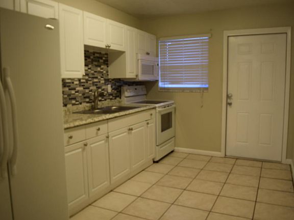 5th image of 820 14th St