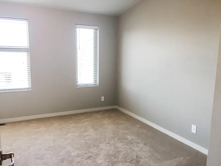 9016 E 52nd Ave — Photo 11