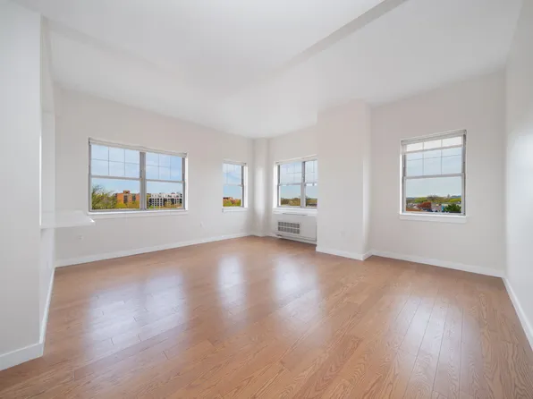7525 153rd St, Kew Gardens Hills, NY