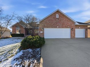 6010 Woodbridge Pl, Peoria, IL 61615