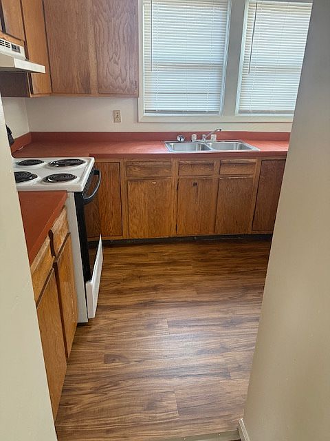 1st image of 404 W Mill St #3
