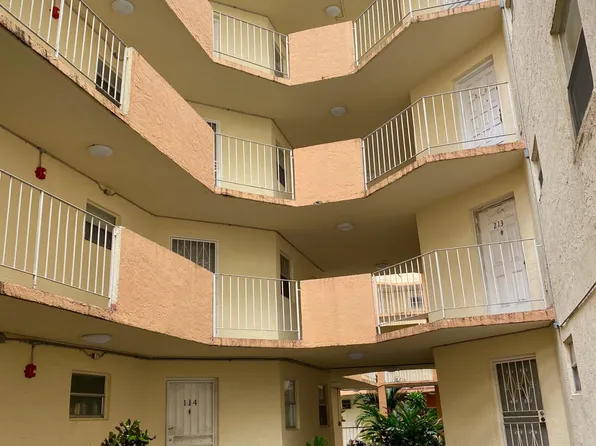 1750 W 46th St APT 321, Hialeah, FL 33012