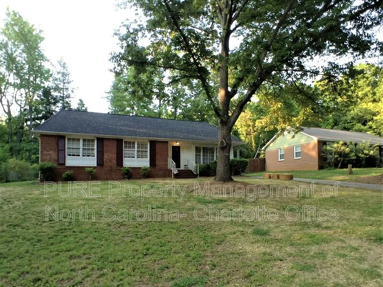 5221 Delivau Dr — Photo 1