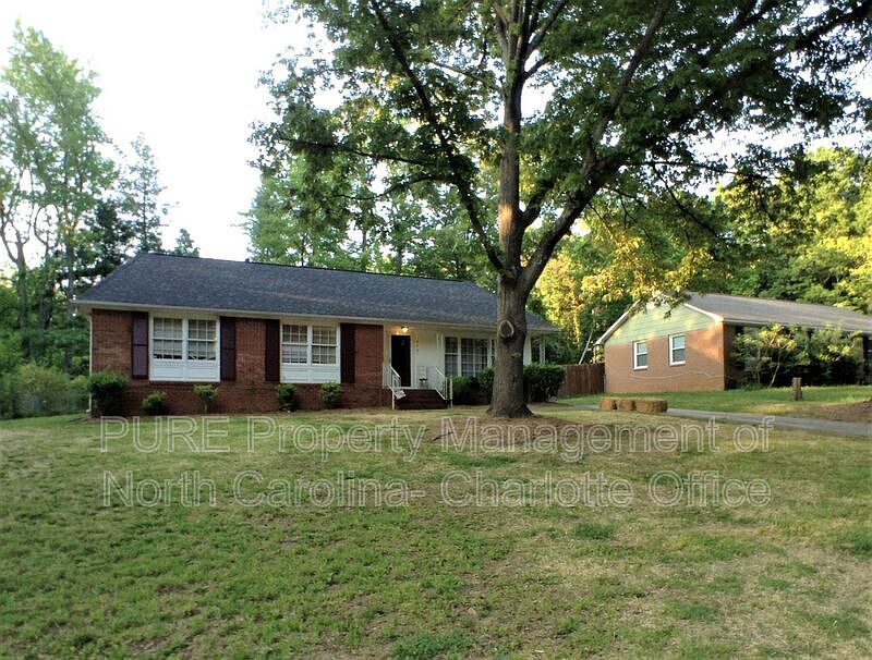 1st image of 5221 Delivau Dr