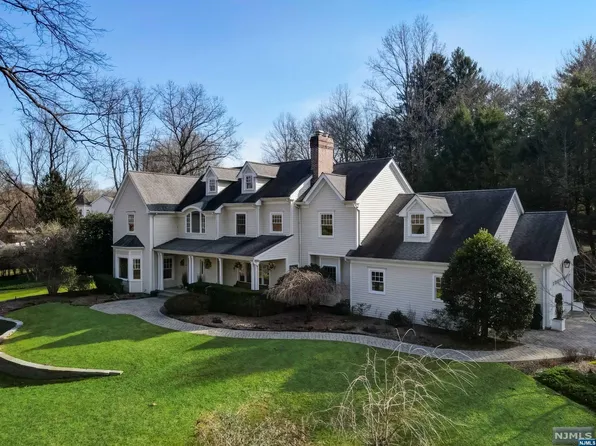 225 Woodside Ave, Franklin Lakes, NJ 07417