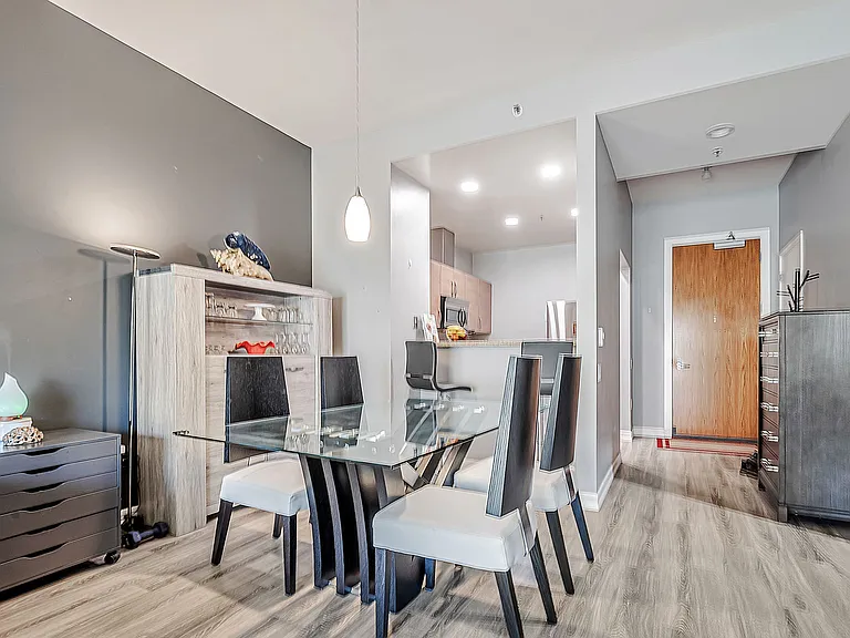 1 Mandalay Pl #1808 — Photo 12