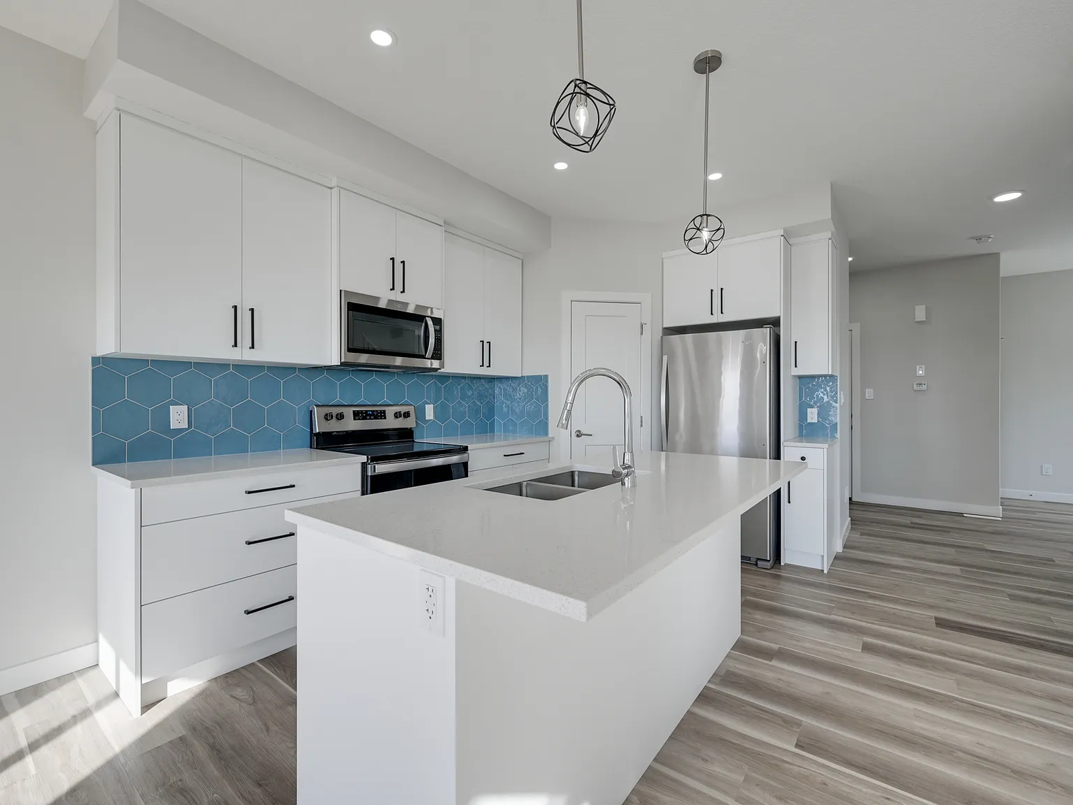 3 Bed 2.5 Bath Dbl Garage Duplex For Rent Leduc — Photo 3