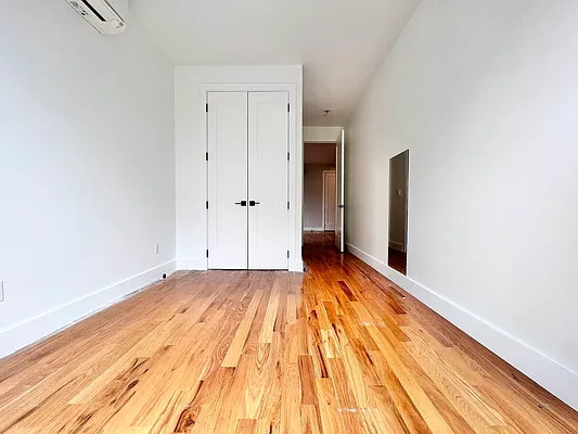 Rented by ERNY LLC | media 24