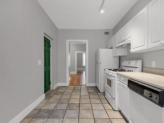 2nd image of 2917-2919 Wisconsin Ave #477