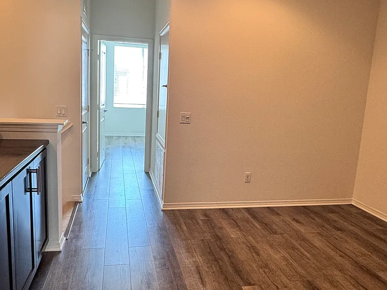 13127 Union Ave #104 — Photo 11