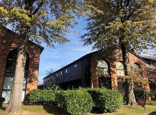 942 10th Ave APT 8, Huntington, WV 25701