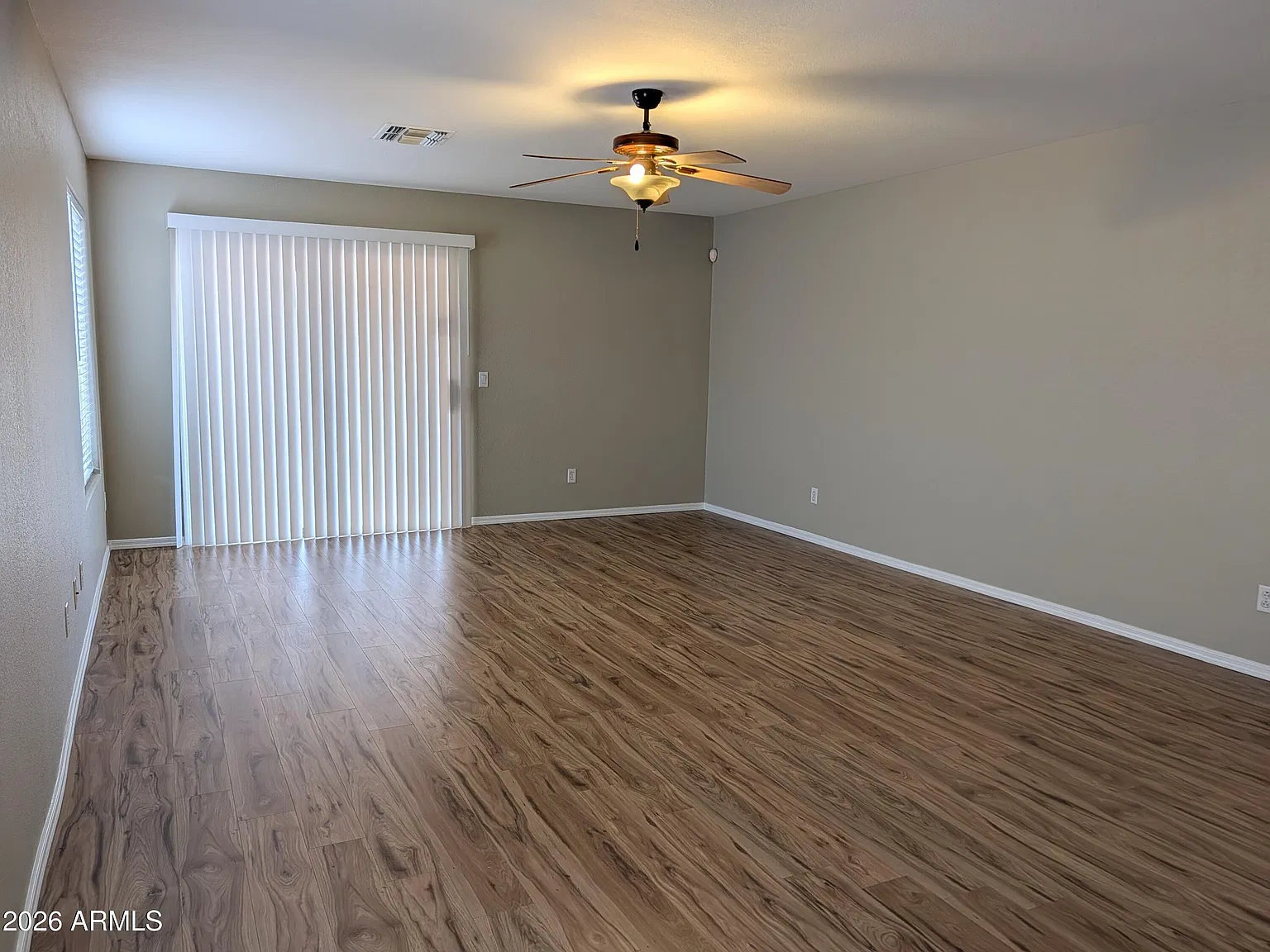 3 bed, 2.0 bath, 1319 sqft, $1,775 — Photo 2