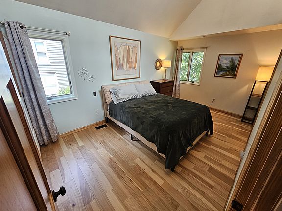 4th image of 808 Jones Dr
