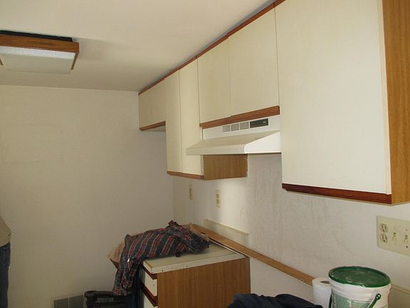 2nd image of 361 Franklin St APT 25